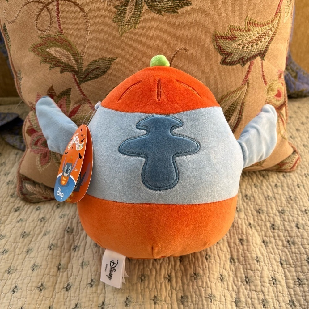 Disney Stitch Squishmallow - Jack o'Lantern - Picture 3 of 4